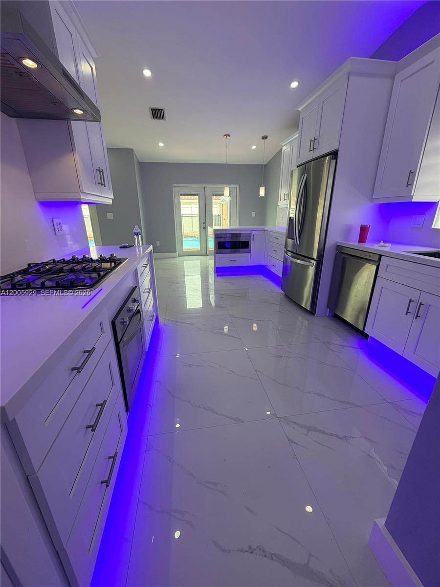 14899 Southwest 176th Street Miami, FL 33187 - Photo 10 of 15