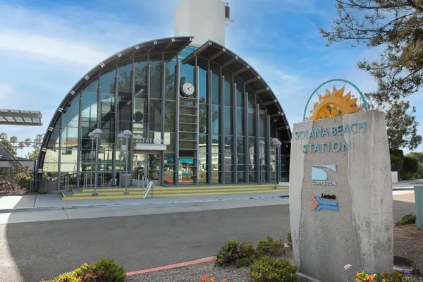 a view of a pathway both side of building