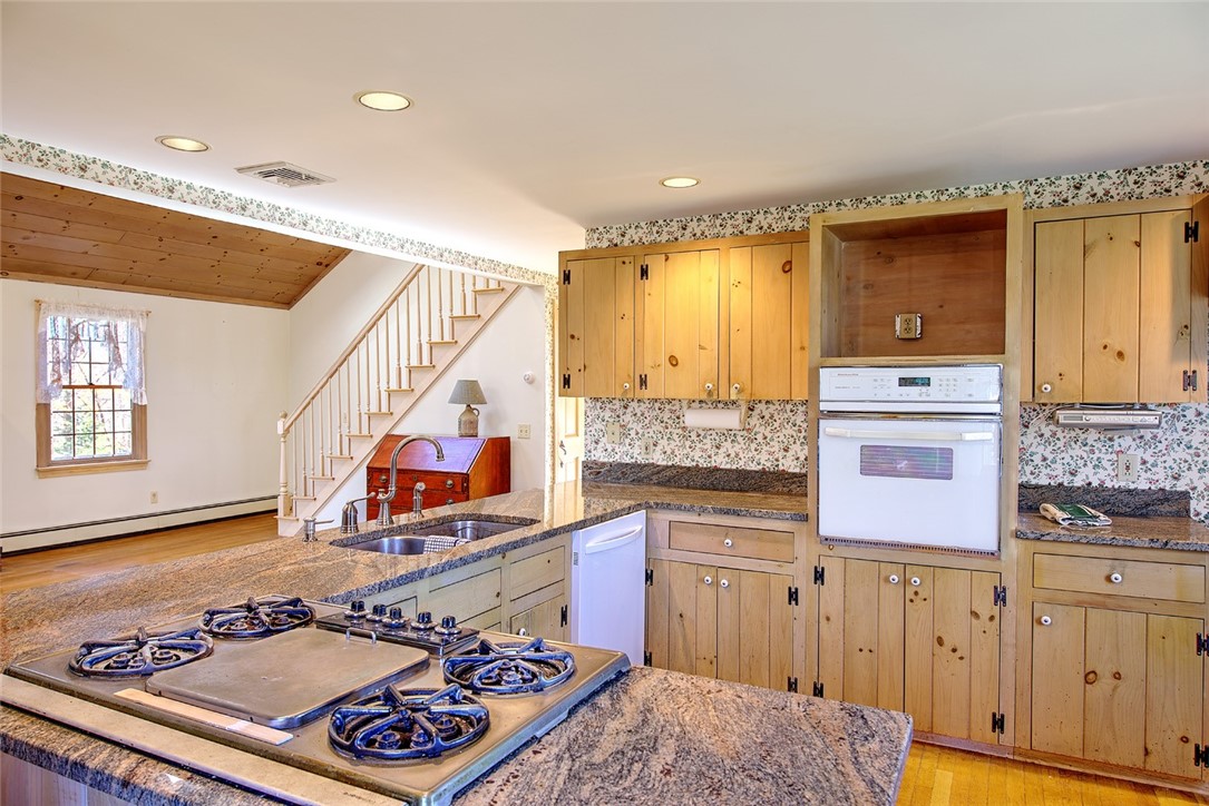 3151 Diamond Hill Road Cumberland, RI 02864 - Photo 9 of 24