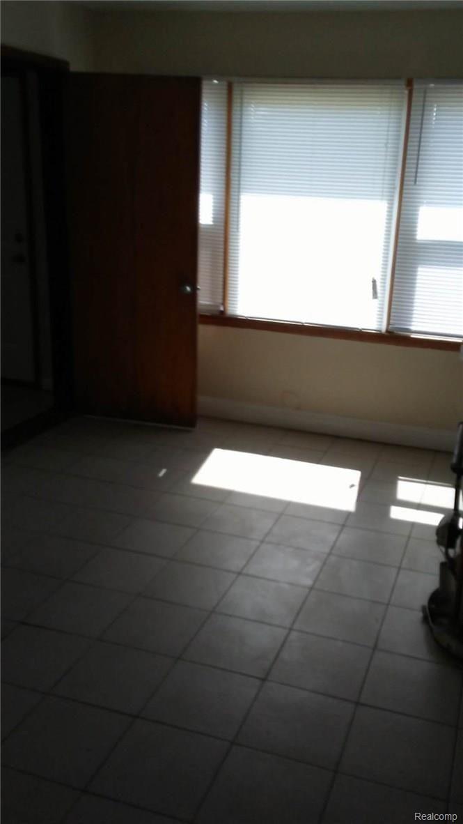12247 East 10 Mile Road Warren, MI 48089 - Photo 11 of 14 WechatIMG113.jpeg