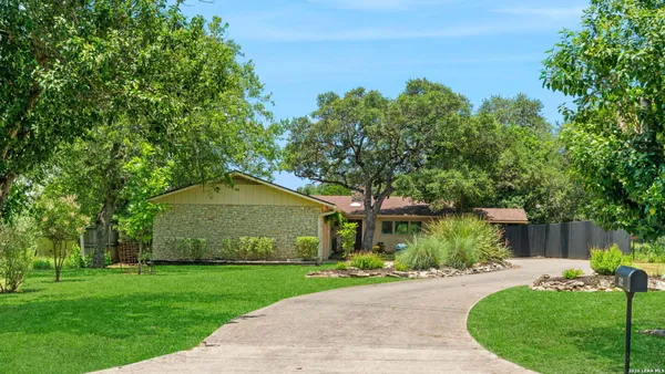 $539,500 | 532 North School Street, Boerne, TX 78006