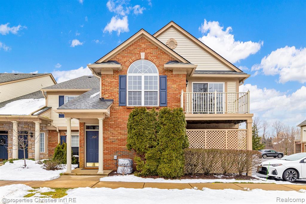 3527 Oakmonte Boulevard Rochester, MI 48306 - Photo 1 of 27