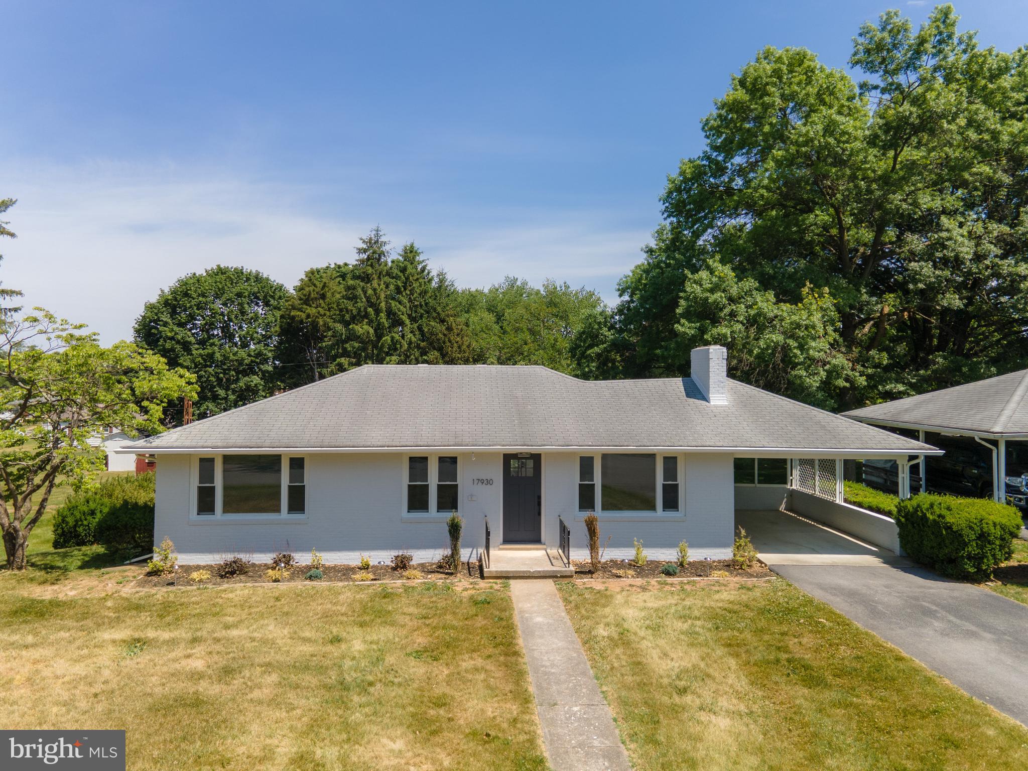 17930 Pin Oak Road Hagerstown, MD 21740 - Photo 3 of 57 front