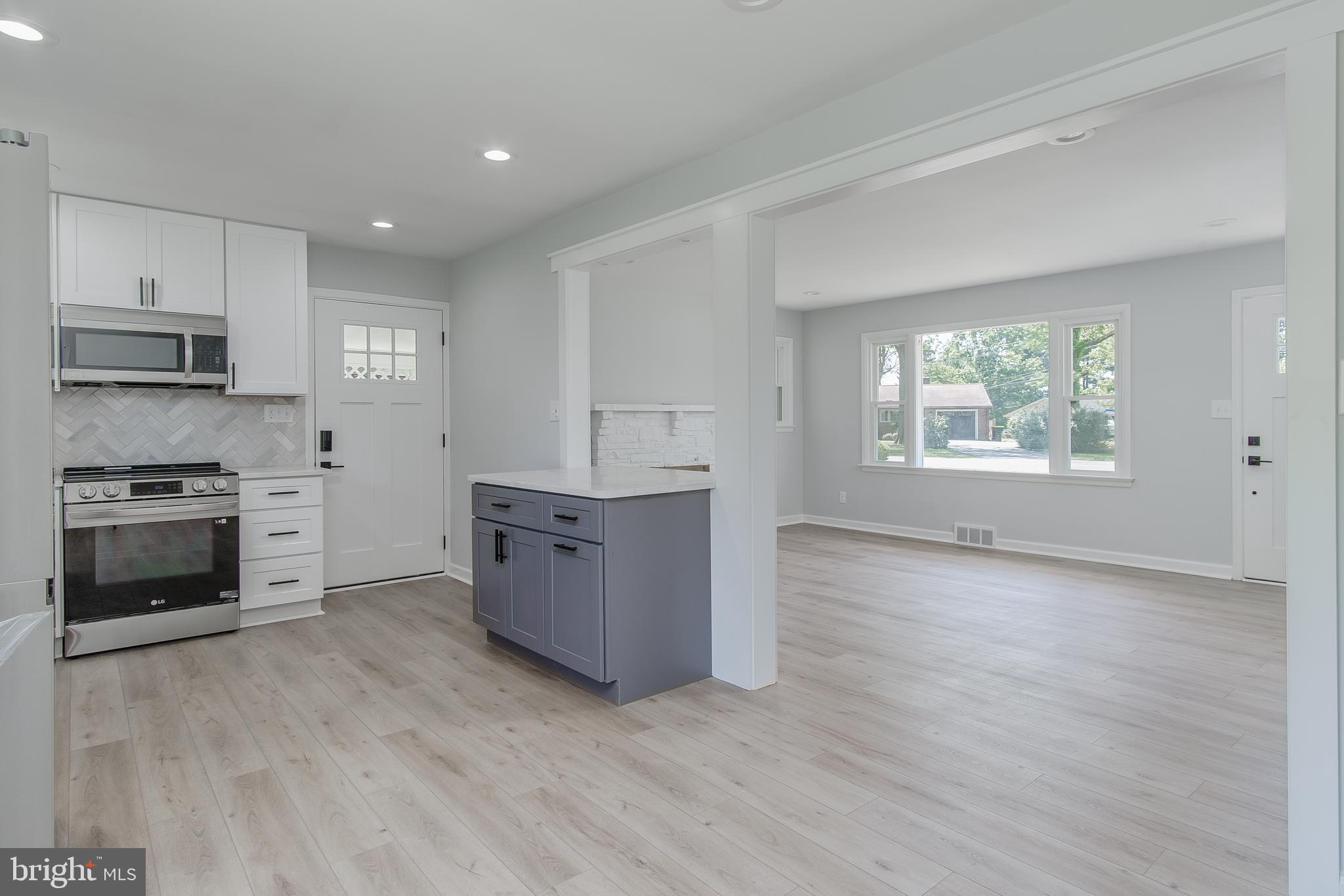 17930 Pin Oak Road Hagerstown, MD 21740 - Photo 31 of 57 looking from dining room