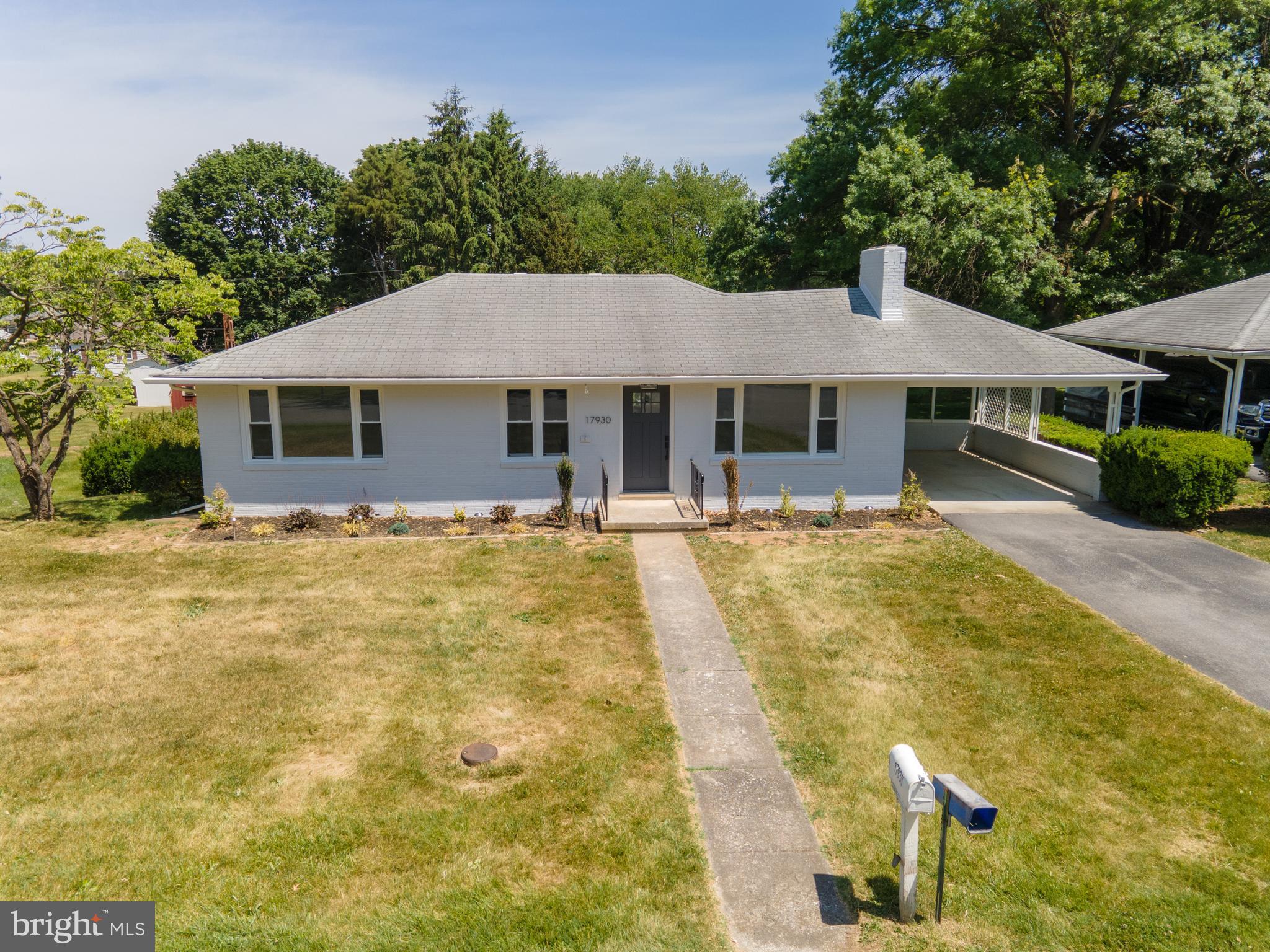 17930 Pin Oak Road Hagerstown, MD 21740 - Photo 4 of 57 Front