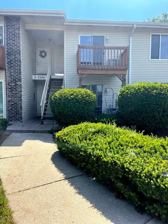$1,400 | 2500 Light Road, Unit 202, Oswego, IL 60543