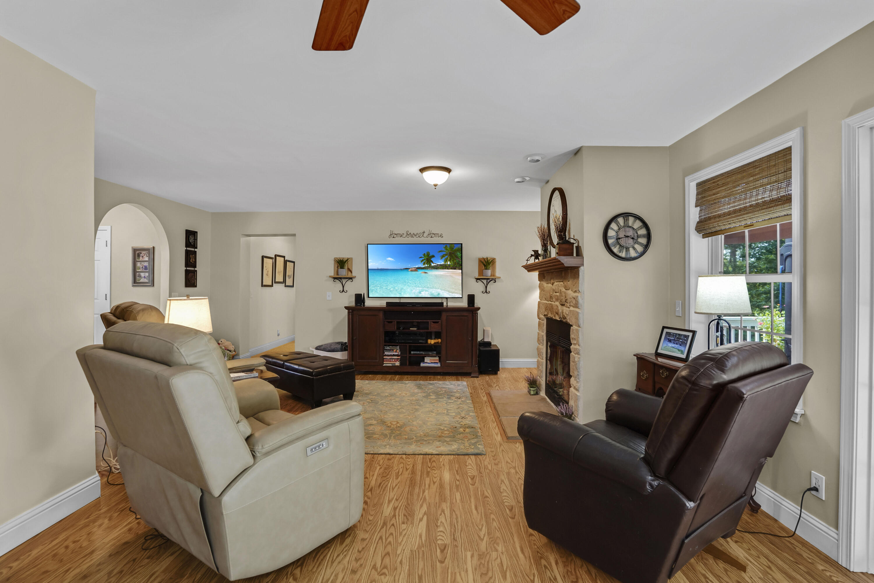 401 Whisperway Road Moneta, VA 24121 - Photo 8 of 60 Living Room