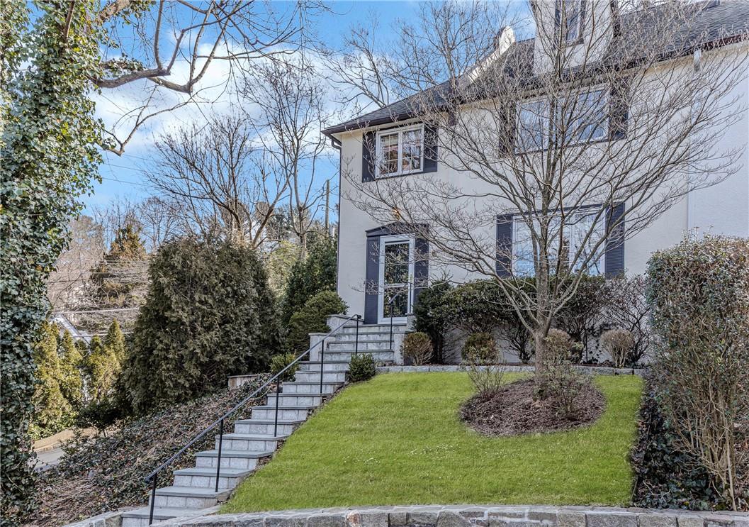18 Beverly Road Bronxville, NY 10708 - Photo 1 of 1