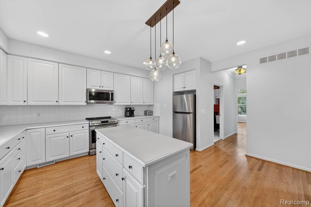 1112 Vernier Road Grosse Pointe, MI 48236 - Photo 14 of 39