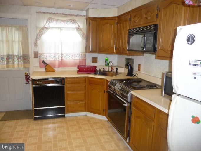 7807 Liberty Road Windsor Mill, MD 21244 - Photo 4 of 10 Kitchen