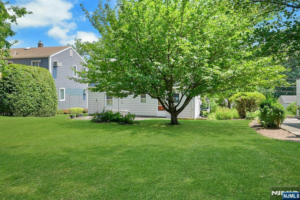 725 Millbrook Road River Edge, NJ 07661 - Photo 19 of 21 Gallery Image 19