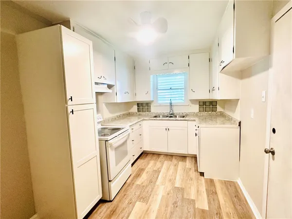 $1,475 | 1202 Devon Drive, Corpus Christi, TX 78404