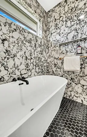 $899,000 | 707 South 9th Street, Waco, TX 76706