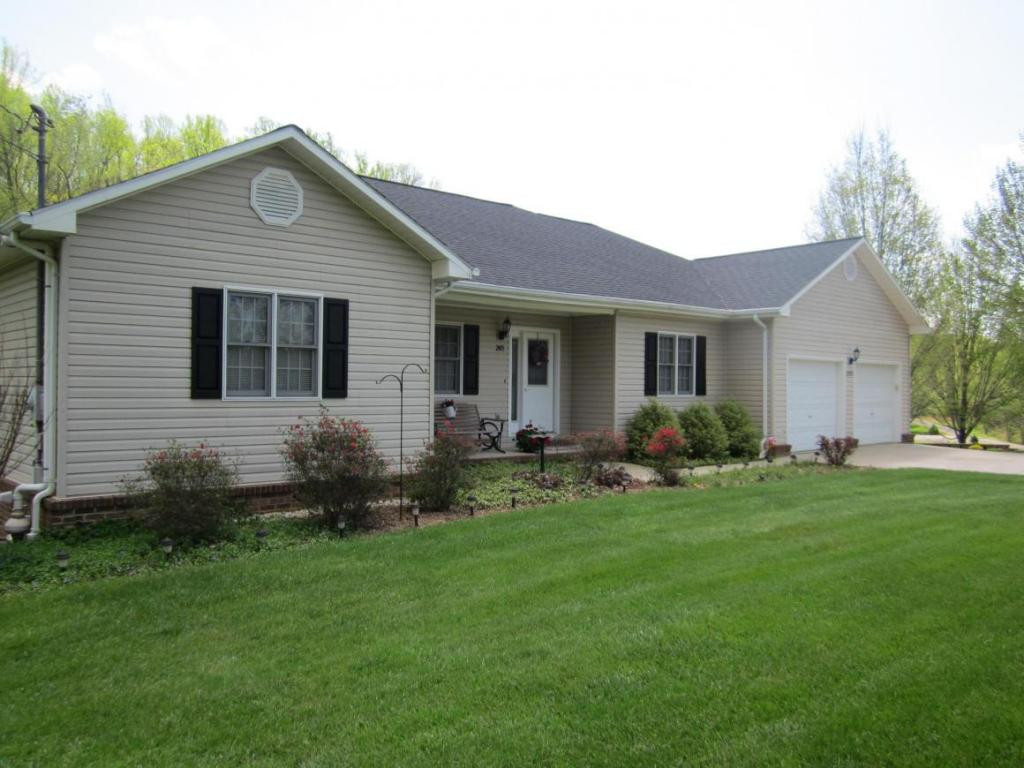 203 Rangewood Road Piney Flats, TN 37686 - Photo 3 of 24 One level