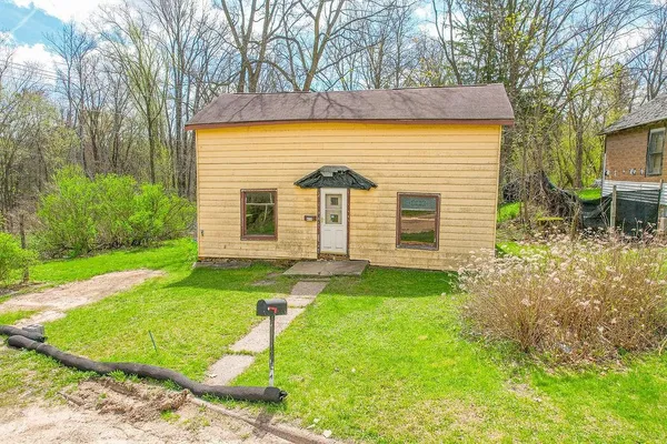 $27,000 | 419 East Liberty Street, New Lisbon, WI 53950