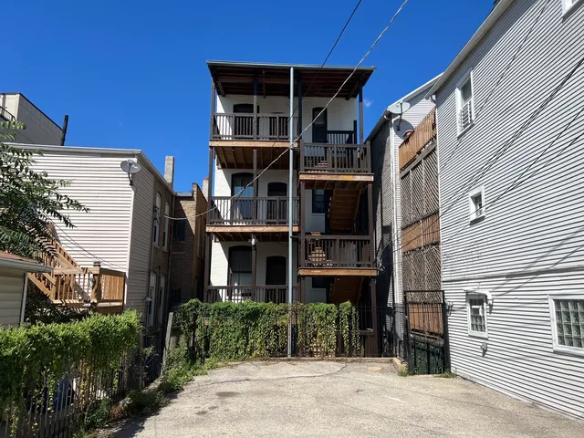 $2,650 | 1227 West Ohio Street, Unit 3, Chicago, IL 60642