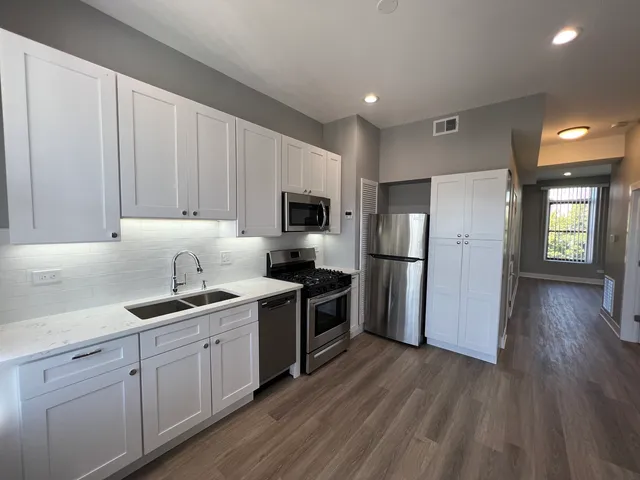 $2,650 | 1227 West Ohio Street, Unit 3, Chicago, IL 60642