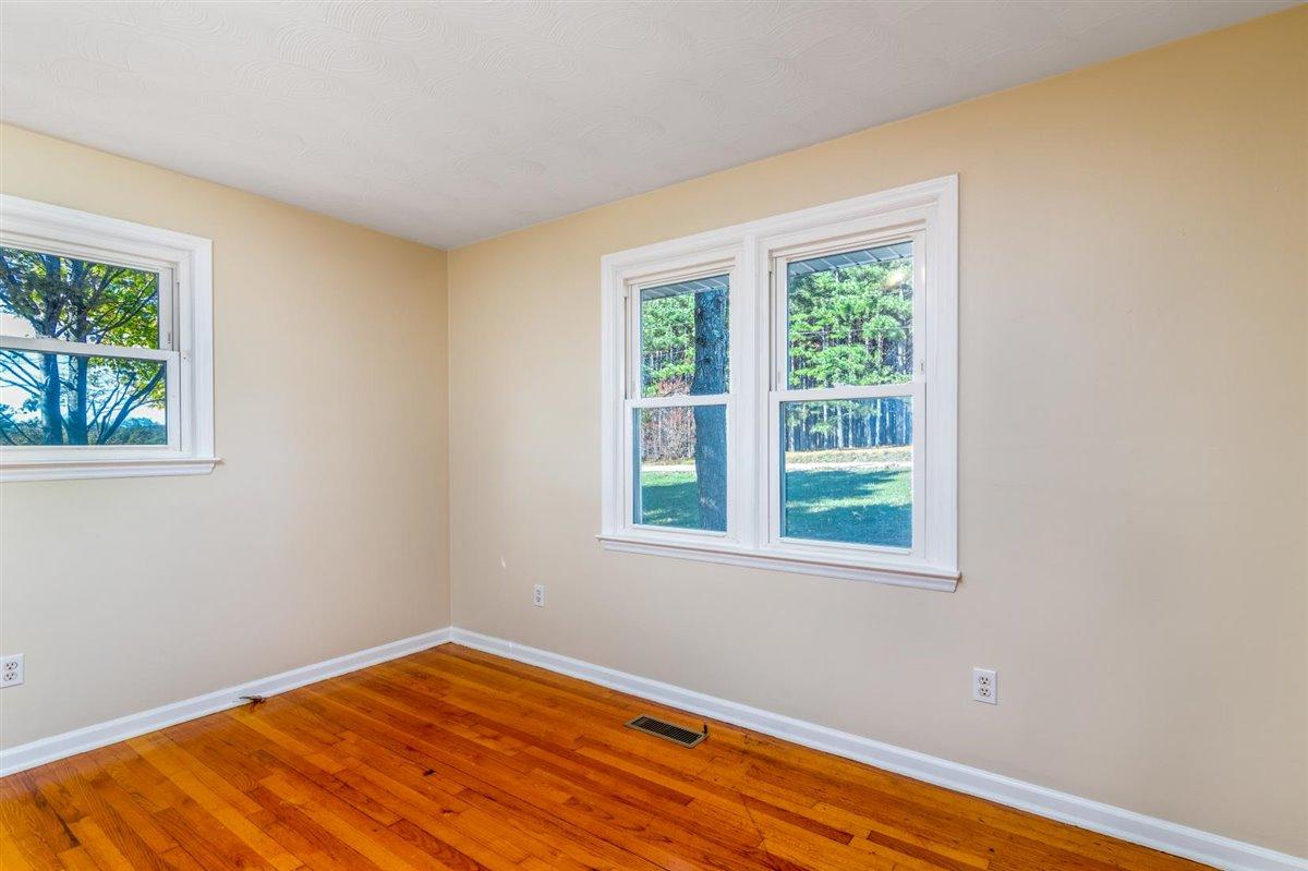 1270 Turner Branch Road Goodview, VA 24095 - Photo 14 of 33 10-13 1270 Turner Branch Rd