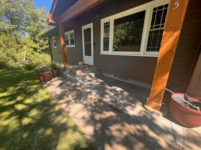 $1,250 | 1115 North Utah Avenue, Unit 2, Davenport, IA 52804