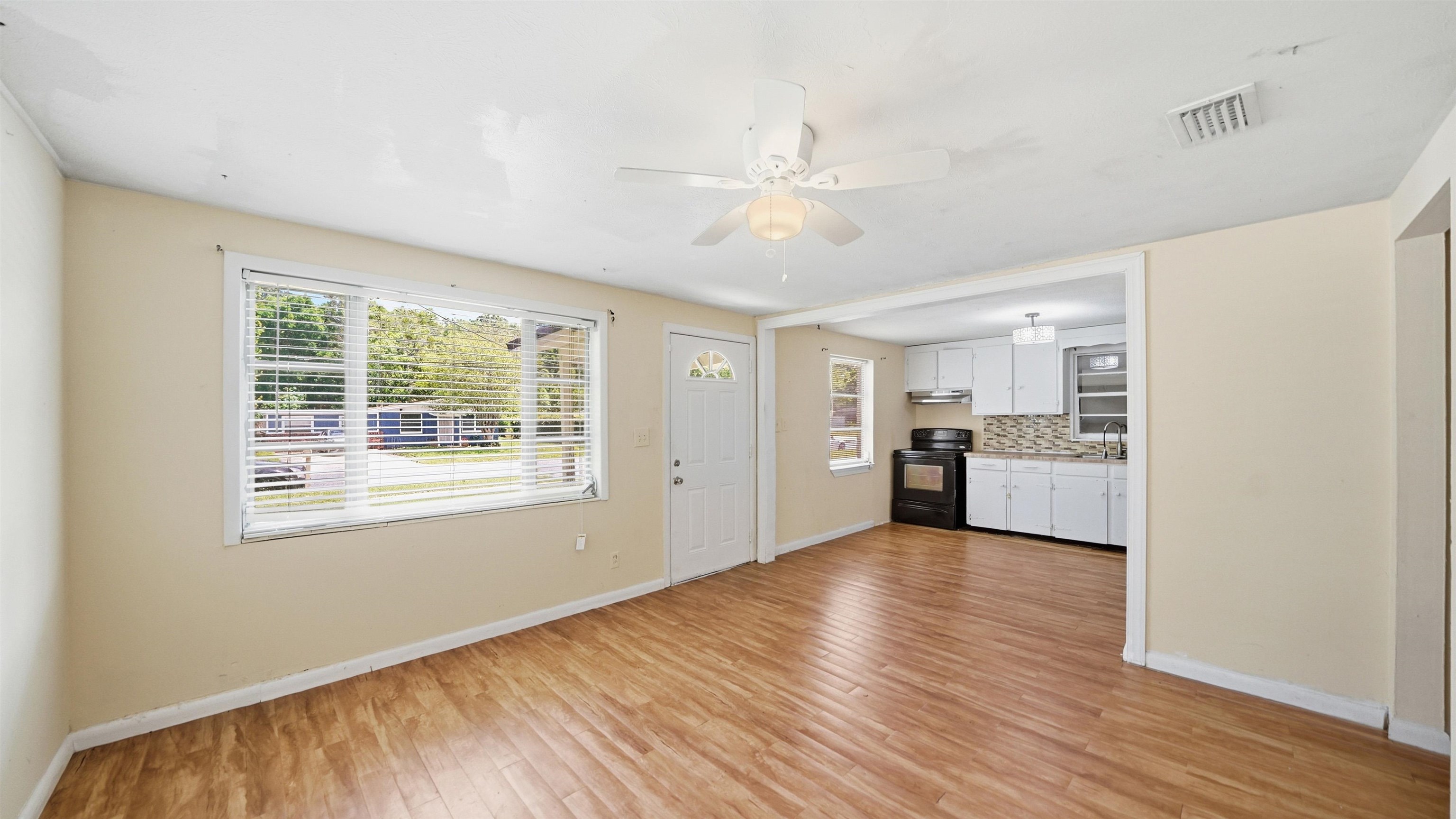 5822 Tampico Road Jacksonville, FL 32244 - Photo 3 of 36 Gallery Image 3