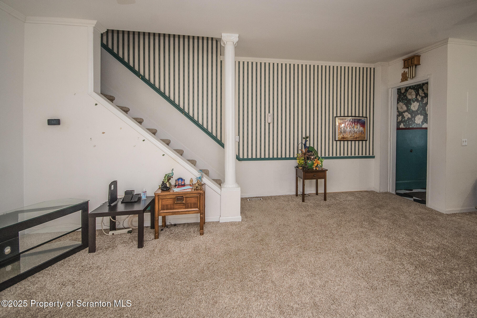 329 Prescott Avenue Scranton, PA 18510 - Photo 29 of 41 Living Room