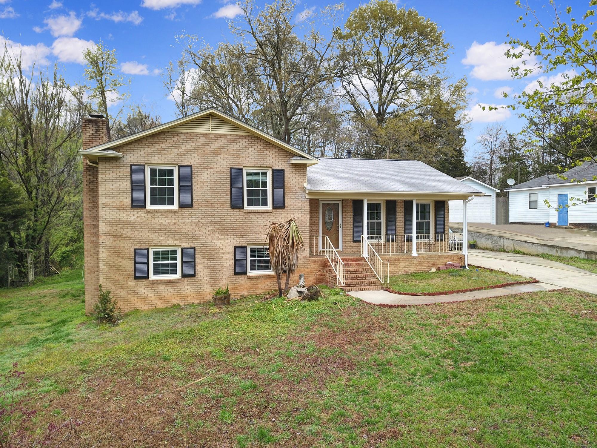 8521 Sunflower Road Charlotte, NC 28227 - Photo 1 of 36 Gallery Image 1