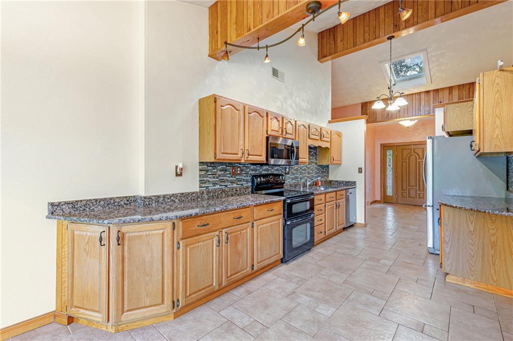 513 McGinnis Road Acme, PA 15610 - Photo 11 of 40 Gallery Image 11