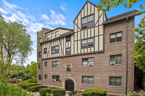 $310,000 | 1440 Boston Post Road, Unit 2I, Larchmont, NY 10538