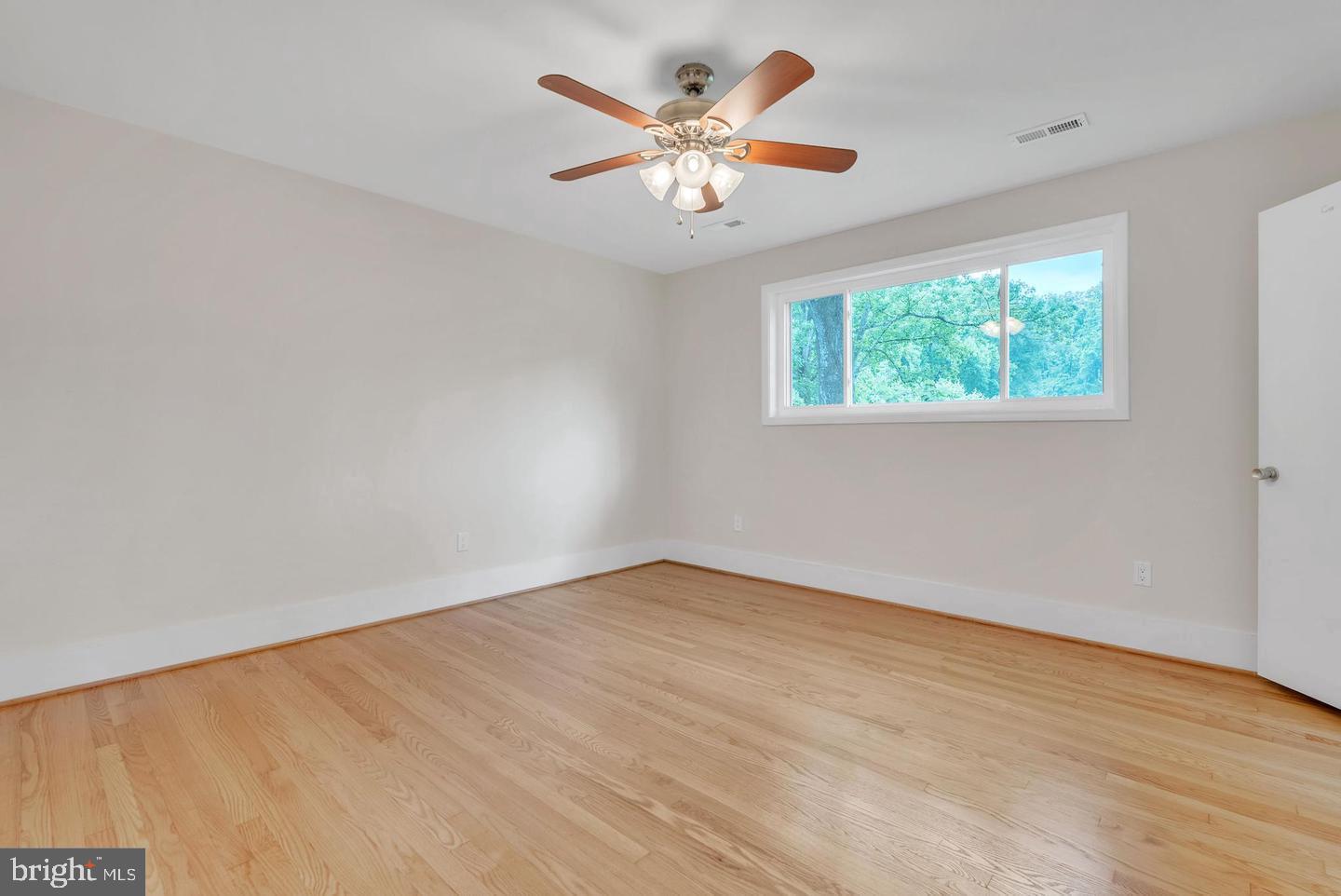 10911 Chandler Road Potomac, MD 20854 - Photo 29 of 58 Primary bedroom