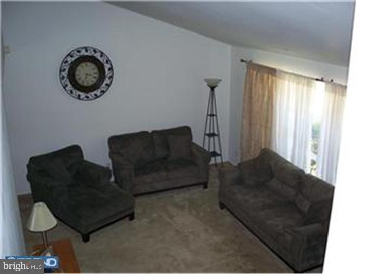 1019 Alpena Road Philadelphia, PA 19115 - Photo 3 of 11
