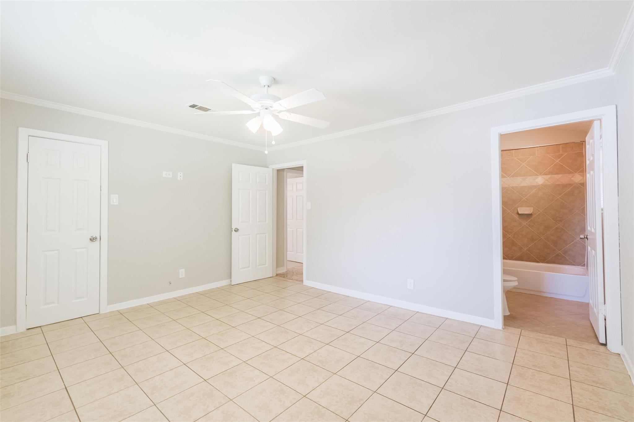 6751 Richwood Road Houston, TX 77087 - Photo 8 of 10 a view of an empty room