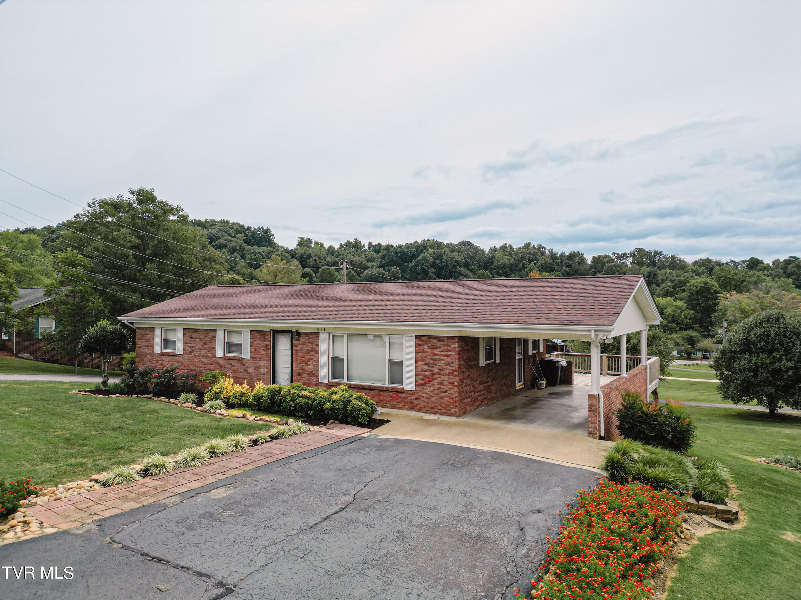 1812 Old Tusculum Road Greeneville, TN 37745 - Photo 1 of 64 DanielleRickerPhotography-0033