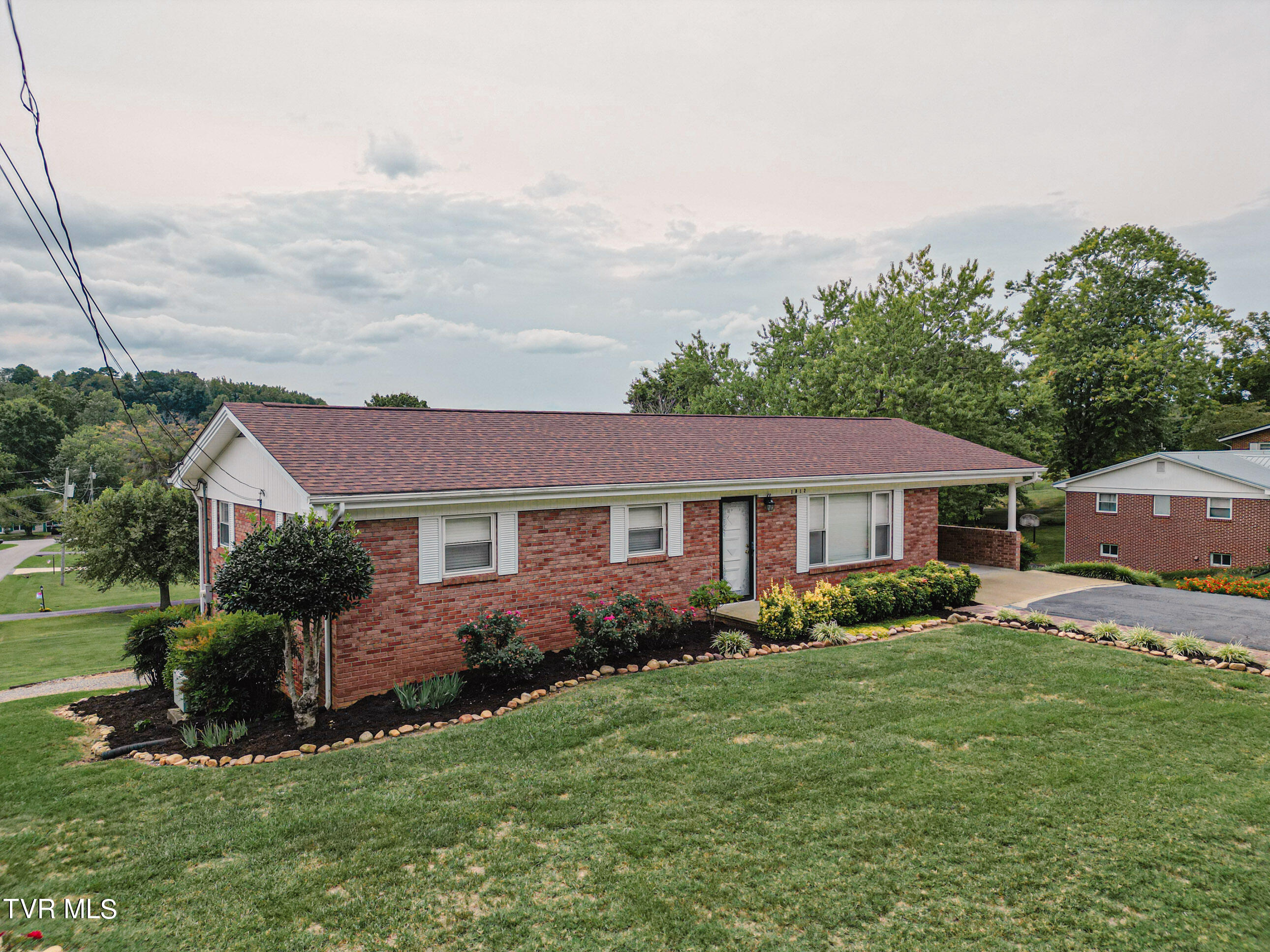1812 Old Tusculum Road Greeneville, TN 37745 - Photo 4 of 64 DanielleRickerPhotography-0039