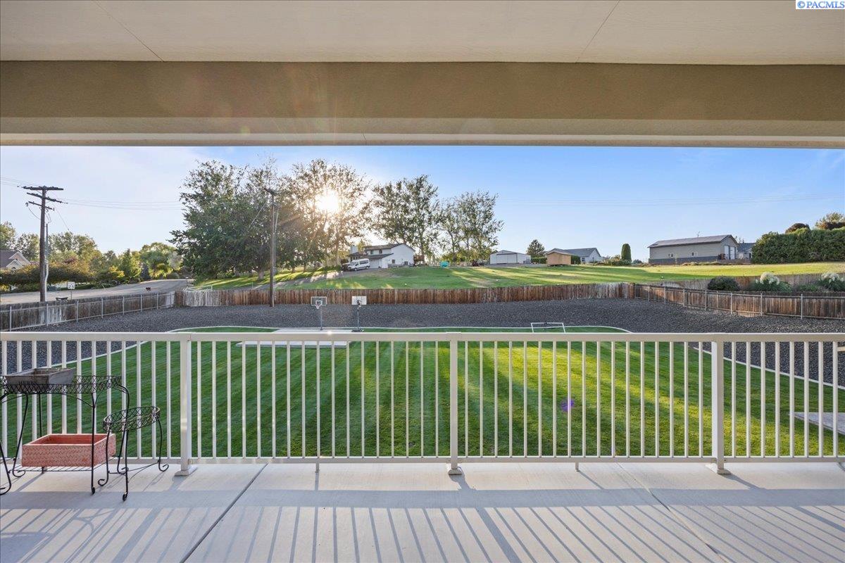 305 Rachel Road Kennewick, WA 99338 - Photo 18 of 50 Gallery Image 18