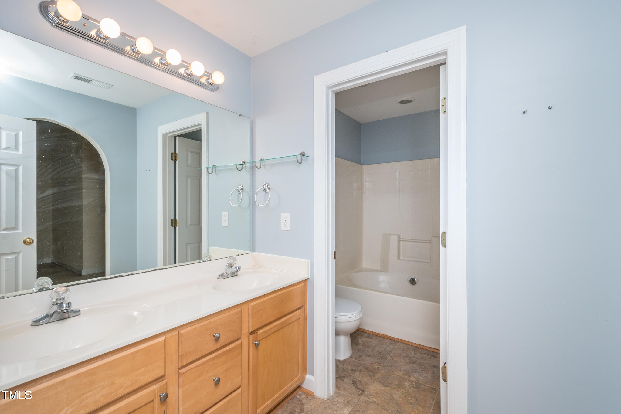 129 West Cornwall Road Cary, NC 27511 - Photo 13 of 17 Master Bath - 129 W Cornwall Rd