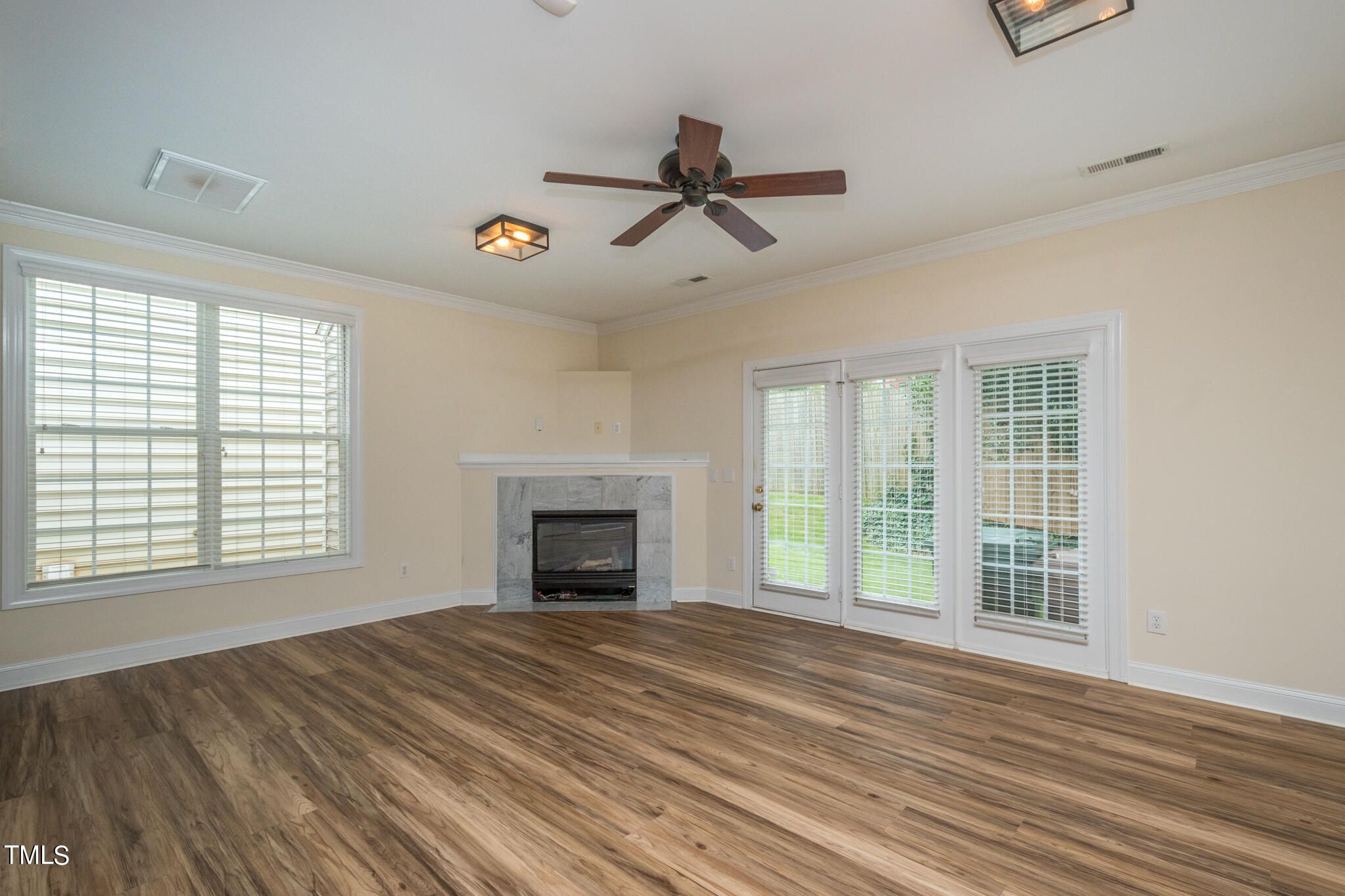 129 West Cornwall Road Cary, NC 27511 - Photo 9 of 17 Living - 129 W Cornwall Rd