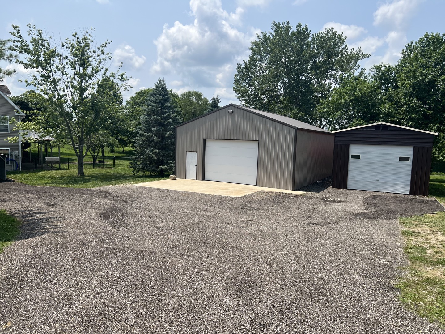 561 County Road 2000 East Secor, IL 61771 - Photo 4 of 37 a house with a yard