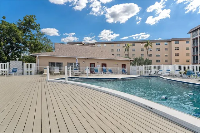 $125,000 | 3915 Lake Bayshore Drive, Unit BLDG F 306, Bradenton, FL 34205