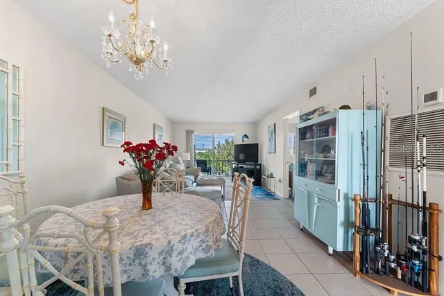 $125,000 | 3915 Lake Bayshore Drive, Unit BLDG F 306, Bradenton, FL 34205