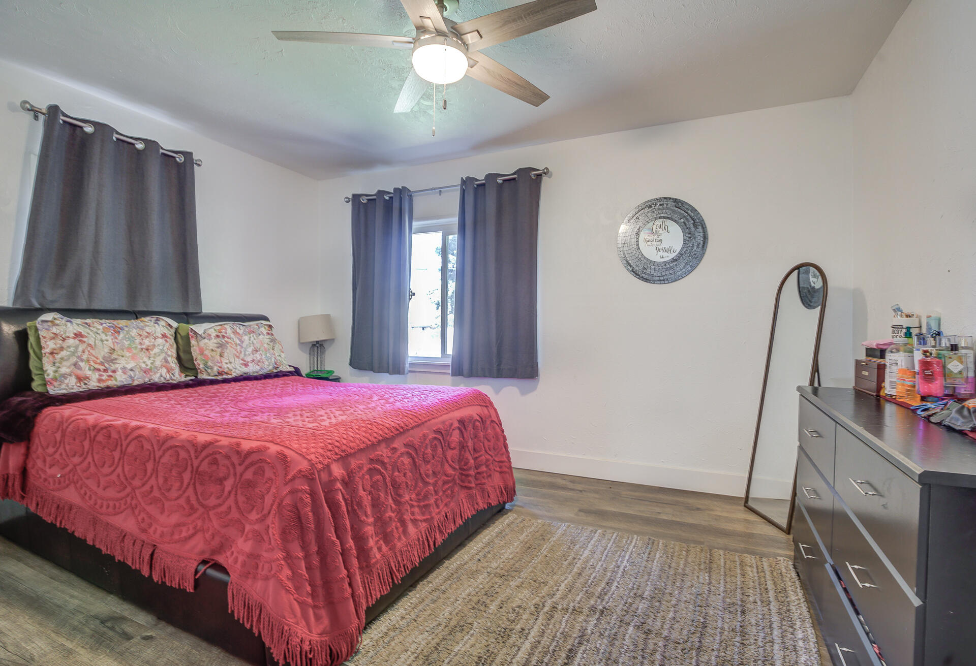 2962 Lanning Avenue Redding, CA 96001 - Photo 12 of 38 a bedroom with a bed and a baby crib