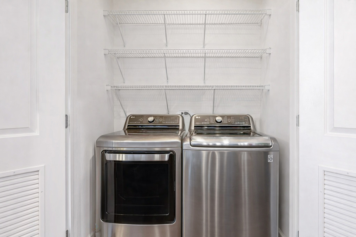 1025 West Monroe Street, Unit 3W Chicago, IL 60607 - Photo 15 of 19 a view of washer and dryer