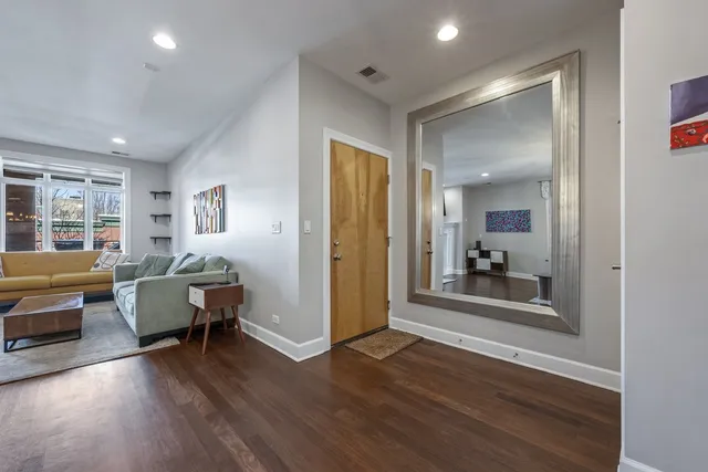 $695,000 | 1025 West Monroe Street, Unit 3W, Chicago, IL 60607