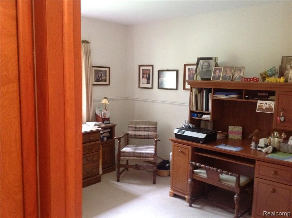 2136 Warrington Road Rochester, MI 48307 - Photo 6 of 10 IMG_3331.JPG