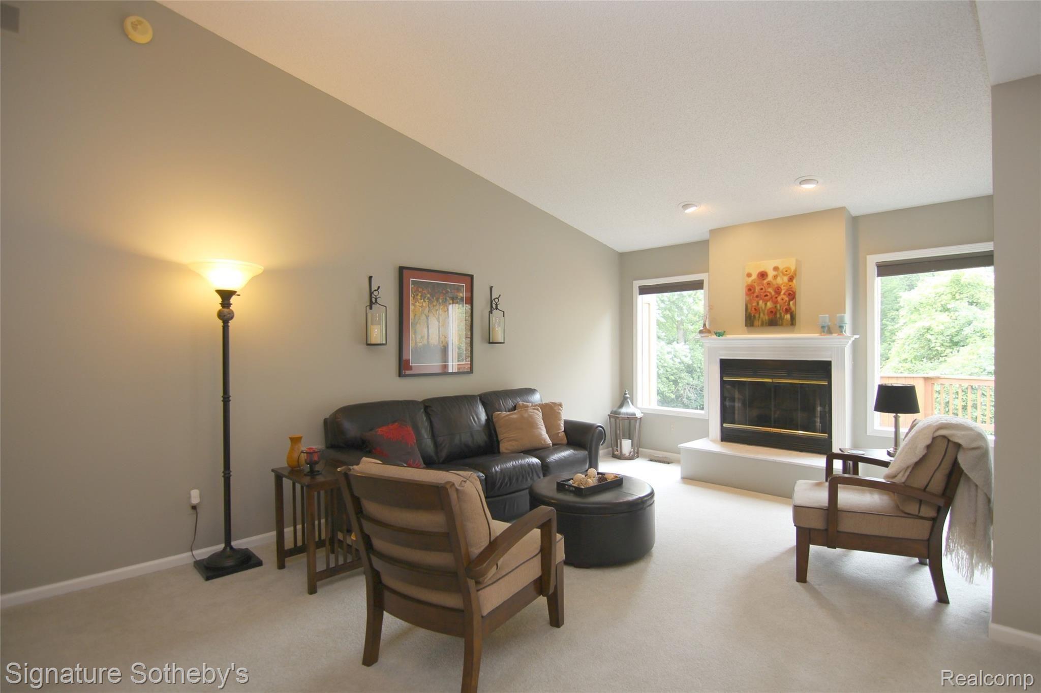 22020 River Ridge Trail, Unit 34 Farmington, MI 48335 - Photo 4 of 20 Great Room