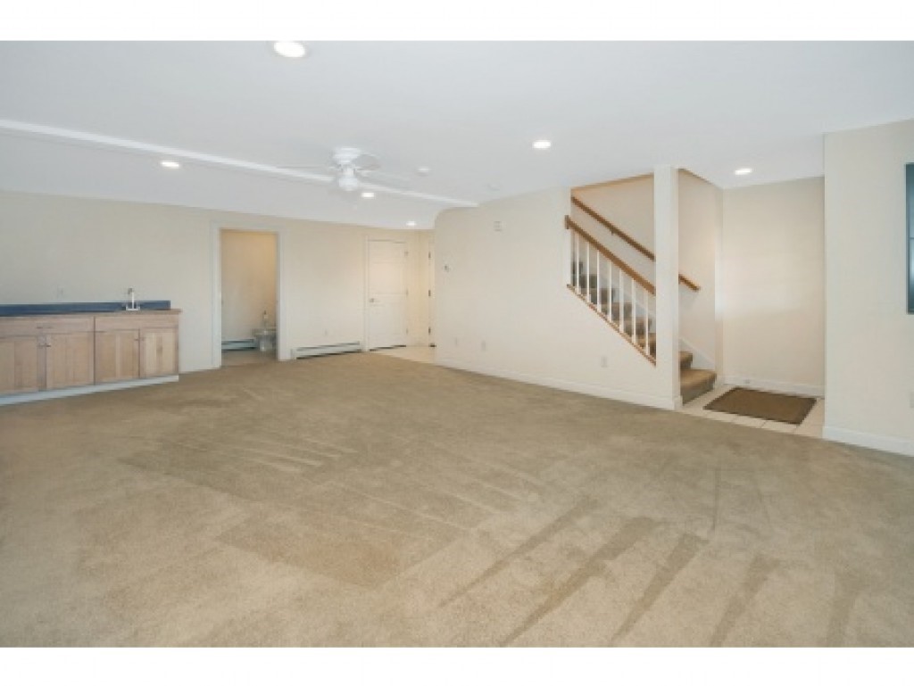 46 Prides Point Way, Unit 10 Laconia, NH 03246 - Photo 16 of 31 Gallery Image 16