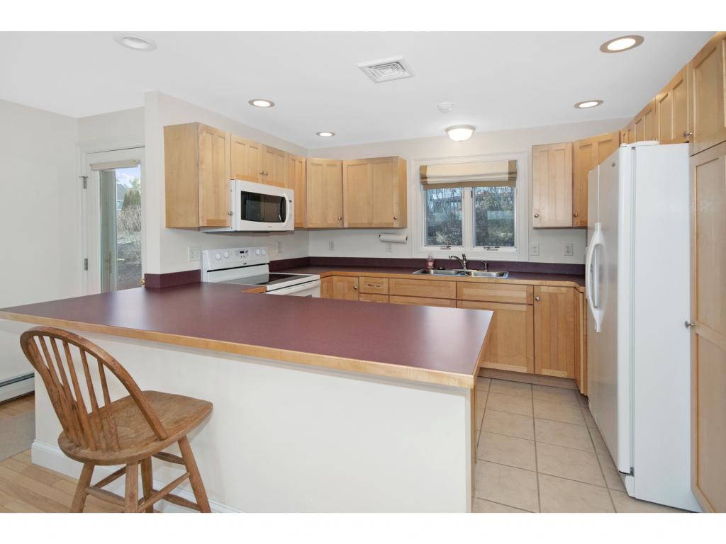 46 Prides Point Way, Unit 10 Laconia, NH 03246 - Photo 7 of 31 Gallery Image 7