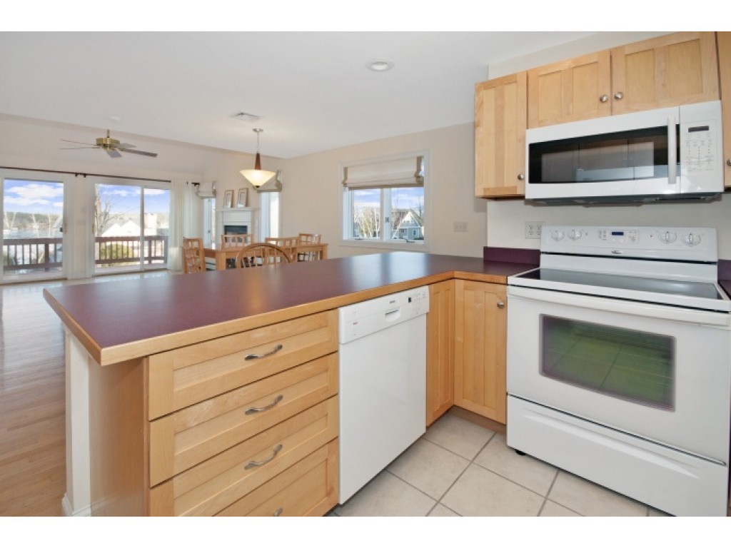 46 Prides Point Way, Unit 10 Laconia, NH 03246 - Photo 8 of 31 Gallery Image 8