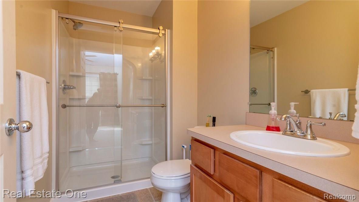 258 North Wixom Road, Unit 59 Wixom, MI 48393 - Photo 10 of 18 Master Bath.jpg