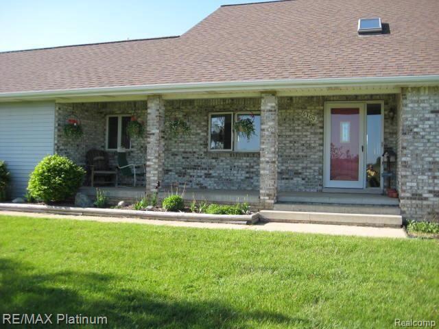 6300 West Hayner Road Fowlerville, MI 48836 - Photo 2 of 15 FRONT PORCH