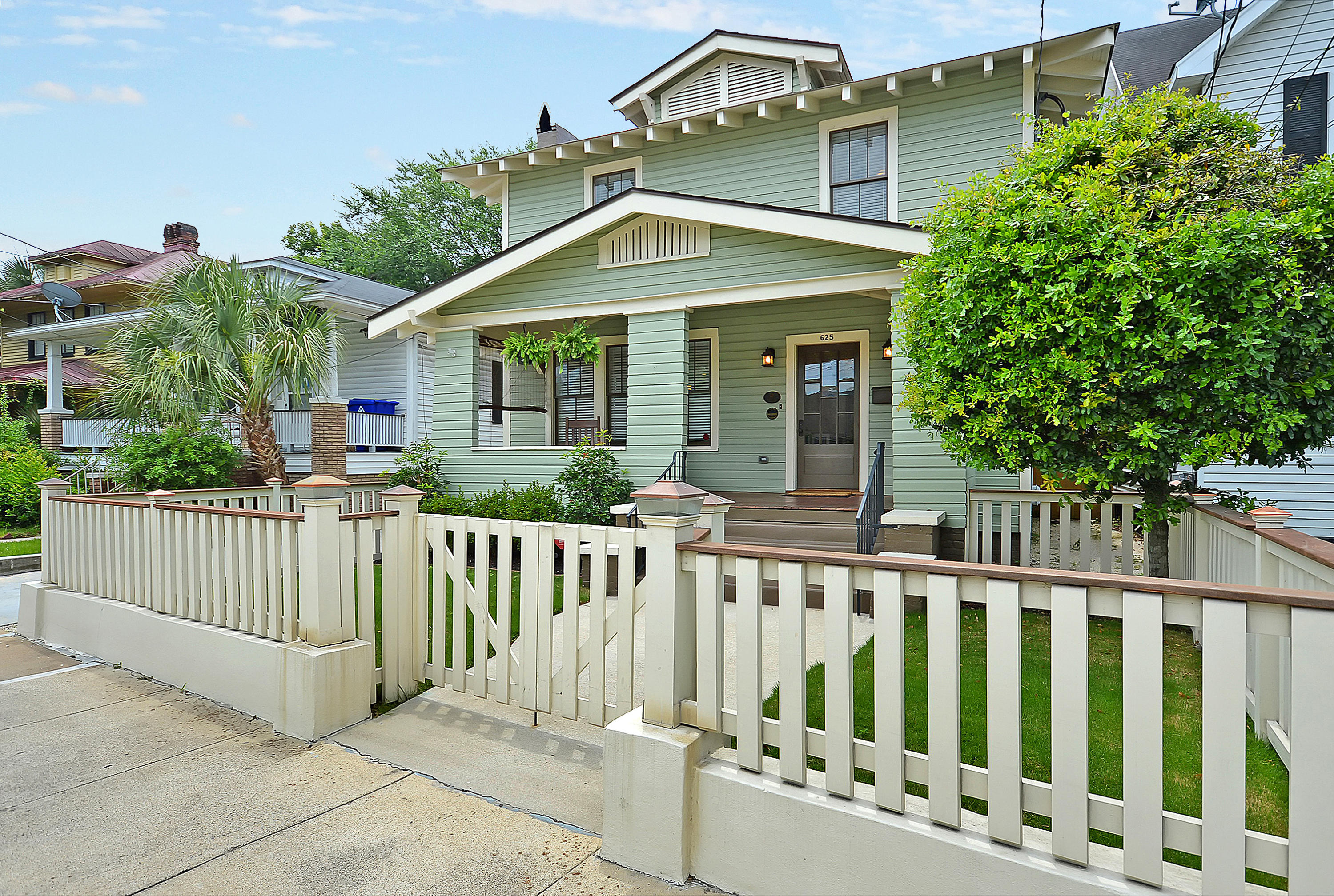 625 Rutledge Avenue Charleston, SC 29403 - Photo 4 of 36 DSC_0653 copy